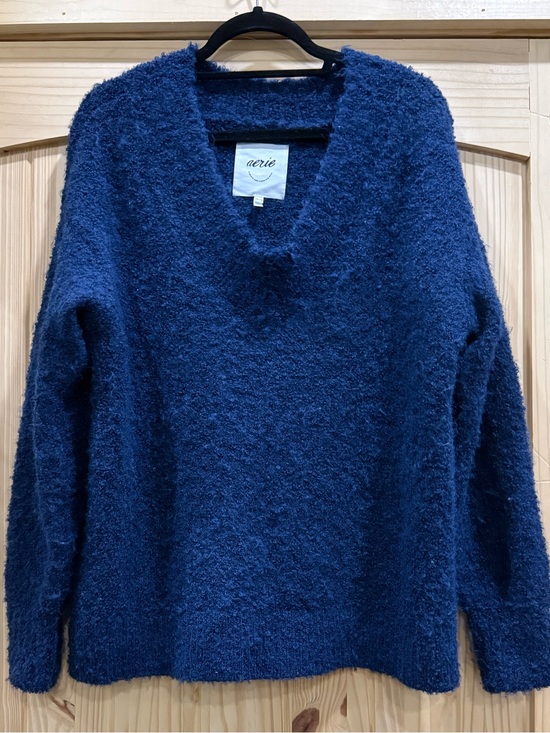 aerie Sweaters - Aerie Blue Fuzzy Bouclé V-Neck Sweater Size XS
